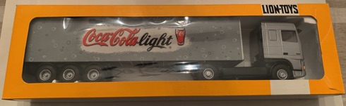 10150-1 € 35,00 coca cola vrachtwagen Light kleur grijs geheel ijzer ca 30 cm (1x zonder doos).jpeg